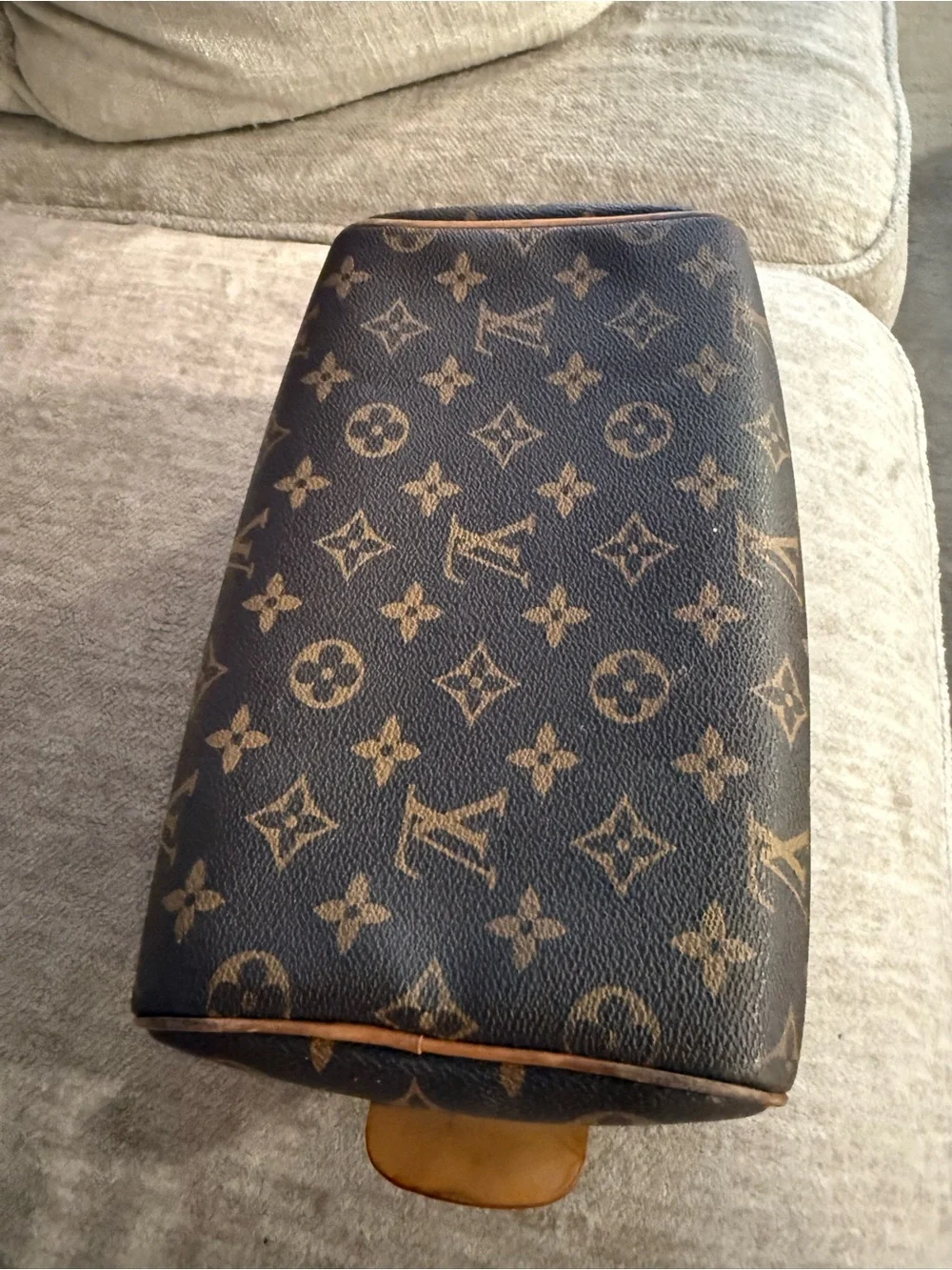 Louis Vuitton Monogram Cosmetic Case in Classic Brown